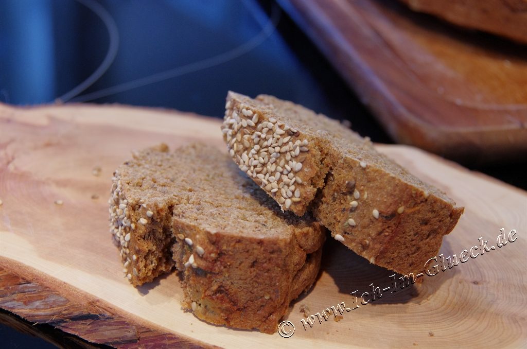 Brot. Helles. Dunkles. Oder Gewürzbrot. - Ich im Glück